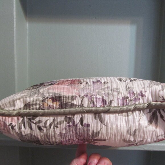 Decorative Throw Pillow Floral Purple Lilacs & Pink Mauve 14 x 14 Perfect Condtn - Picture 9 of 11